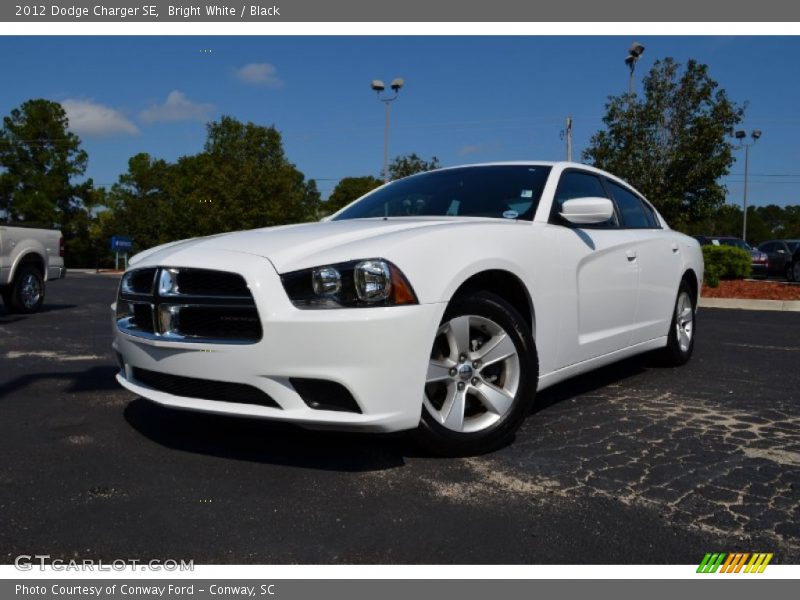 Bright White / Black 2012 Dodge Charger SE