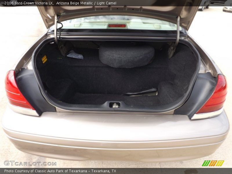  2006 Crown Victoria LX Trunk