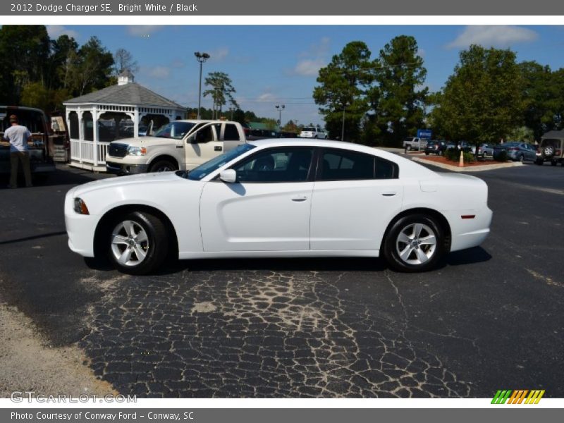Bright White / Black 2012 Dodge Charger SE