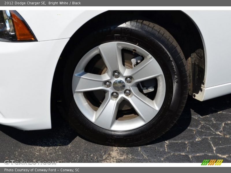 Bright White / Black 2012 Dodge Charger SE