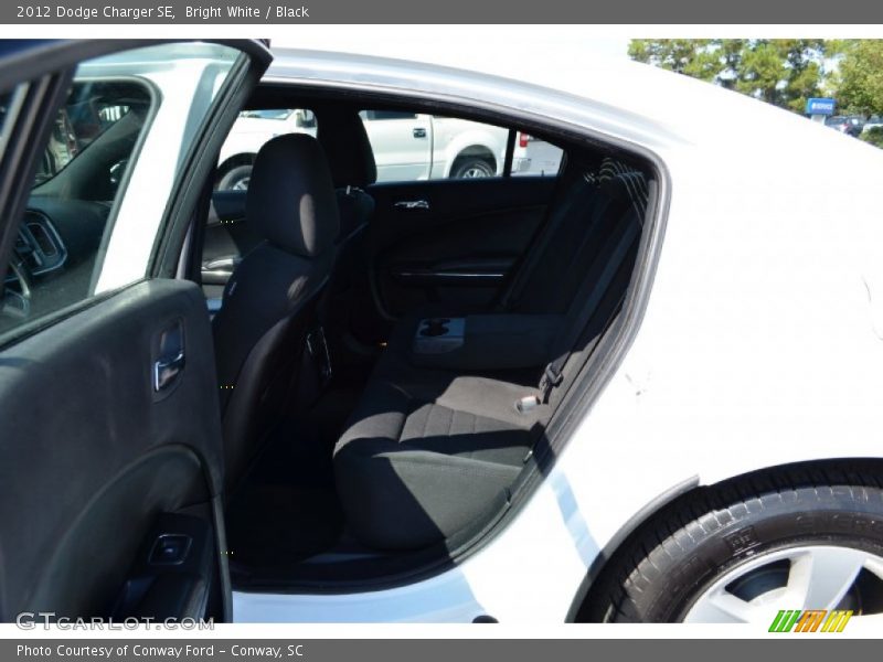 Bright White / Black 2012 Dodge Charger SE