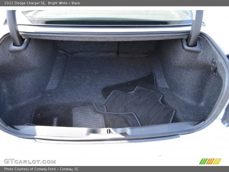 Bright White / Black 2012 Dodge Charger SE