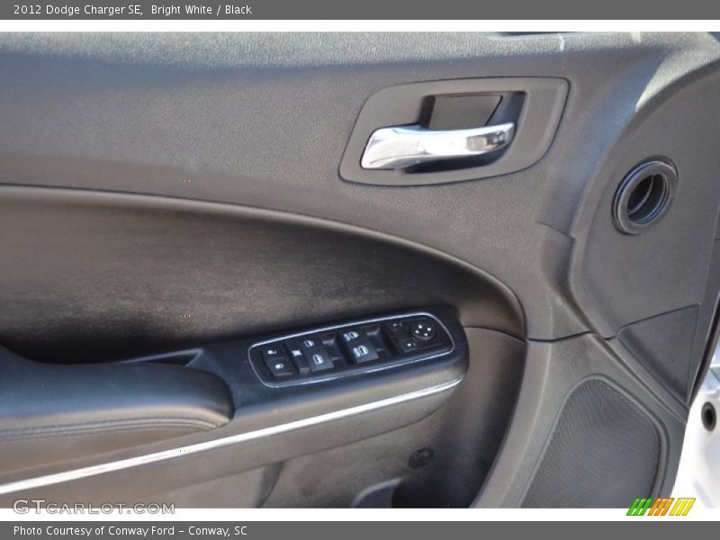 Bright White / Black 2012 Dodge Charger SE