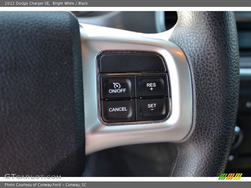 Bright White / Black 2012 Dodge Charger SE
