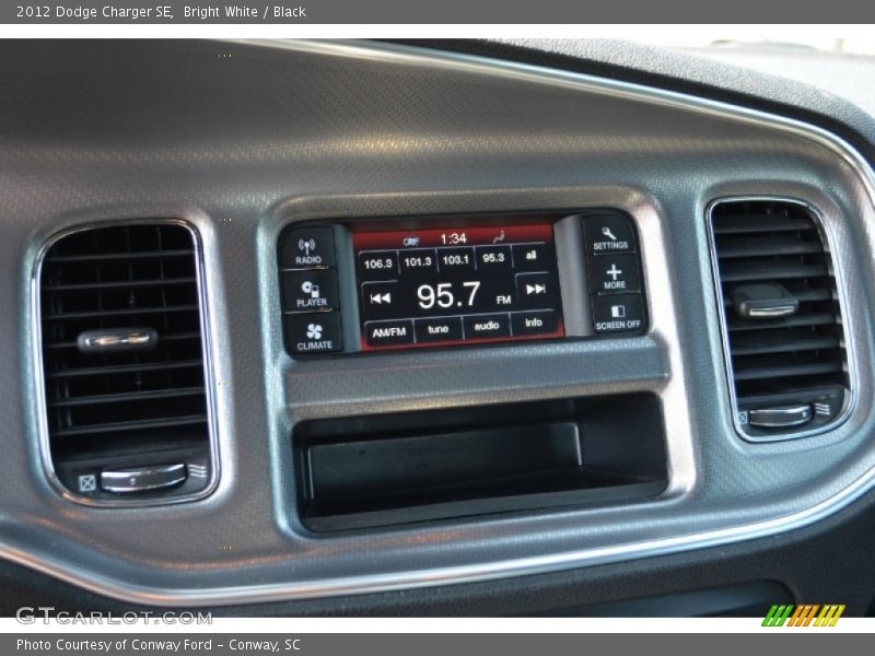 Bright White / Black 2012 Dodge Charger SE