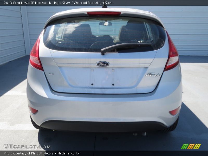 Ingot Silver / Charcoal Black/Light Stone 2013 Ford Fiesta SE Hatchback