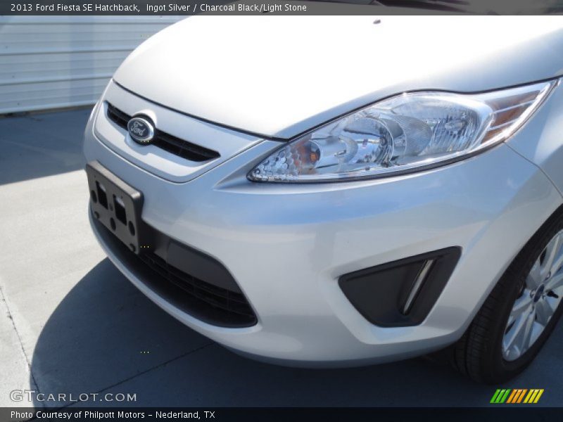 Ingot Silver / Charcoal Black/Light Stone 2013 Ford Fiesta SE Hatchback
