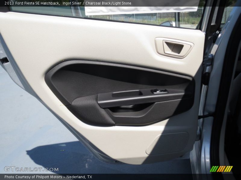 Ingot Silver / Charcoal Black/Light Stone 2013 Ford Fiesta SE Hatchback