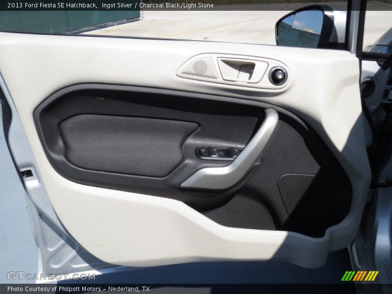 Ingot Silver / Charcoal Black/Light Stone 2013 Ford Fiesta SE Hatchback