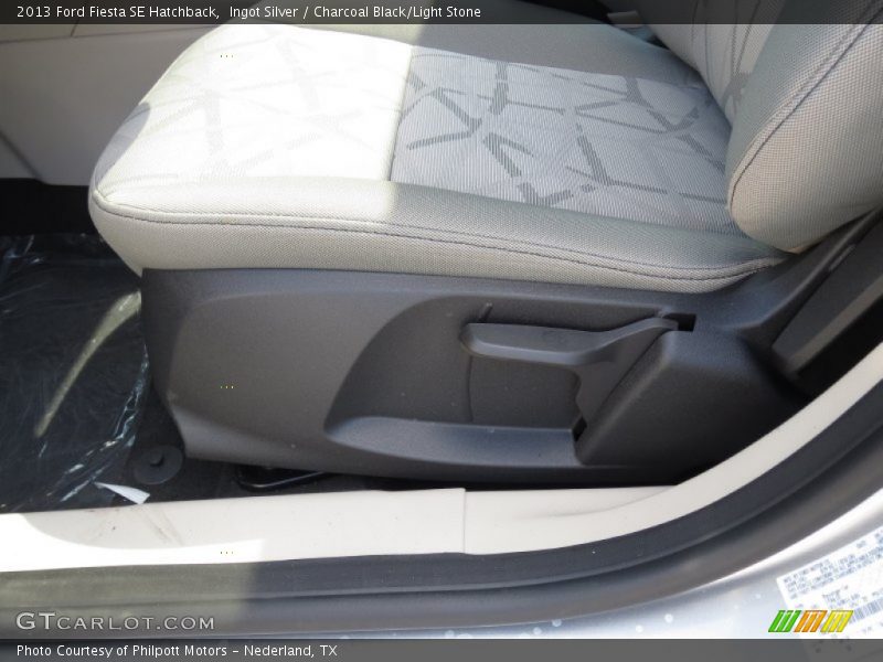 Ingot Silver / Charcoal Black/Light Stone 2013 Ford Fiesta SE Hatchback
