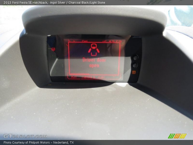 Ingot Silver / Charcoal Black/Light Stone 2013 Ford Fiesta SE Hatchback