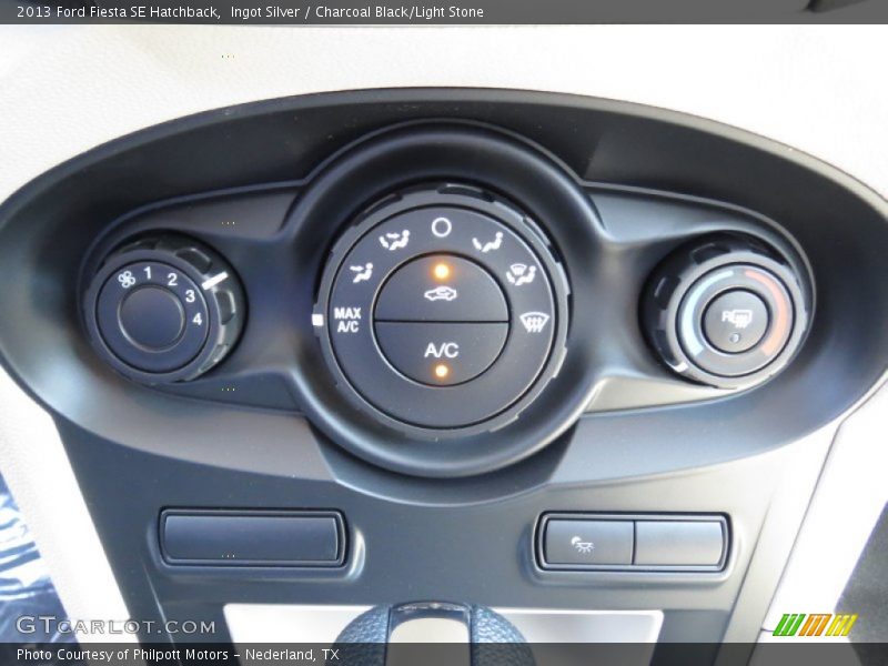 Ingot Silver / Charcoal Black/Light Stone 2013 Ford Fiesta SE Hatchback
