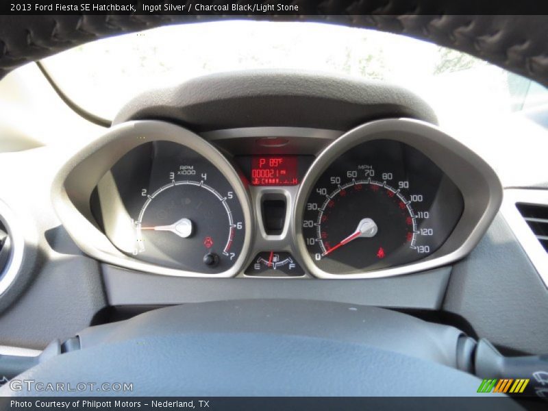 Ingot Silver / Charcoal Black/Light Stone 2013 Ford Fiesta SE Hatchback