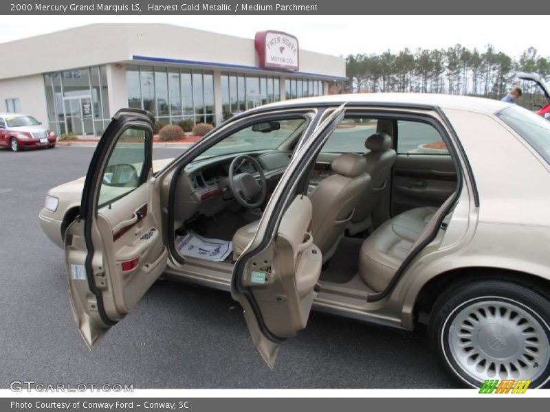 Harvest Gold Metallic / Medium Parchment 2000 Mercury Grand Marquis LS