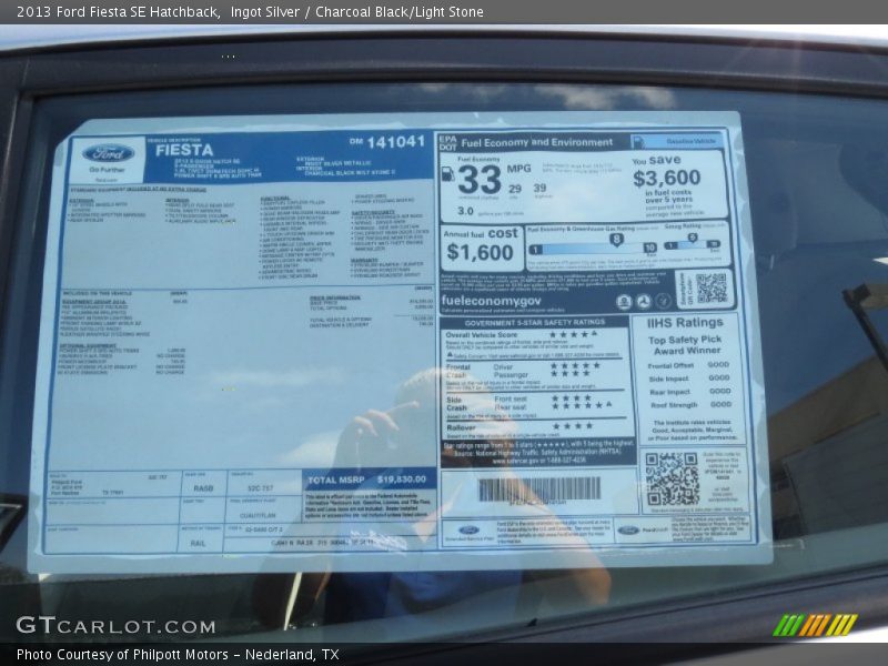 Ingot Silver / Charcoal Black/Light Stone 2013 Ford Fiesta SE Hatchback