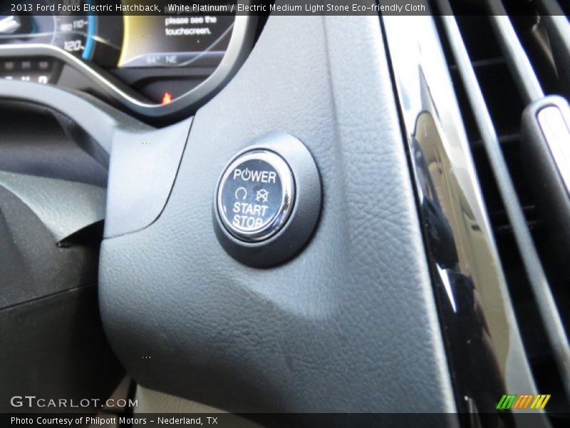 Controls of 2013 Focus Electric Hatchback