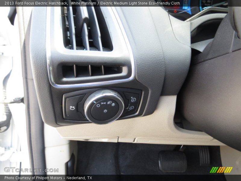 Controls of 2013 Focus Electric Hatchback