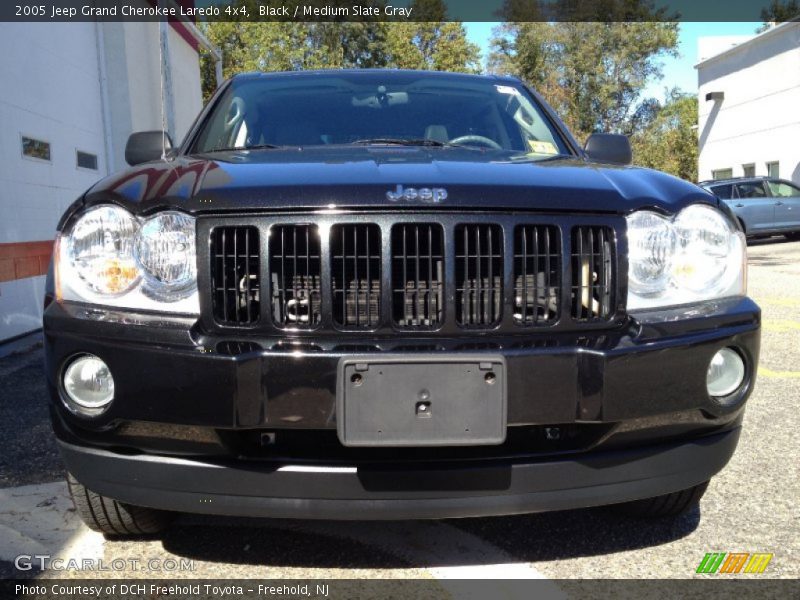Black / Medium Slate Gray 2005 Jeep Grand Cherokee Laredo 4x4