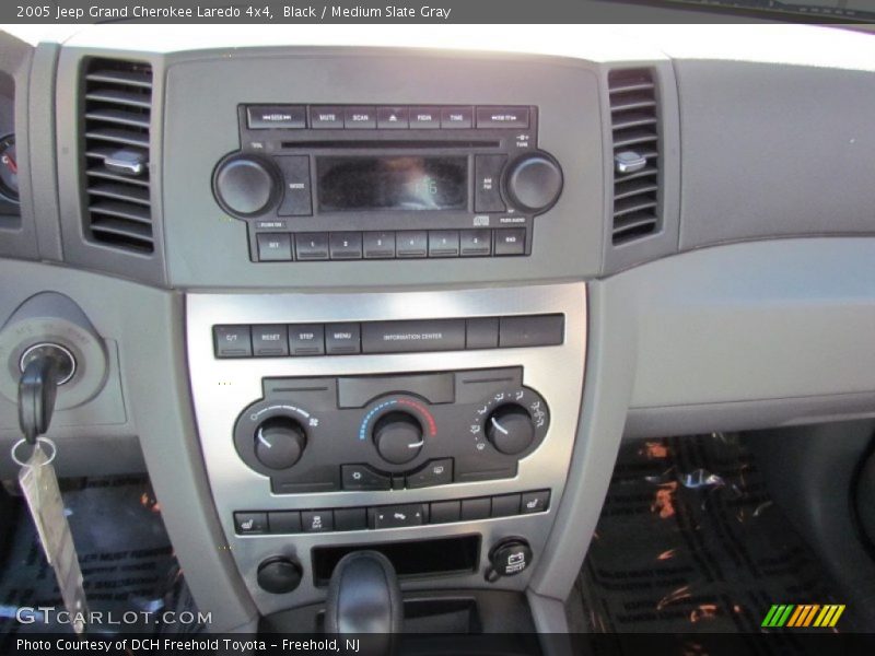 Black / Medium Slate Gray 2005 Jeep Grand Cherokee Laredo 4x4