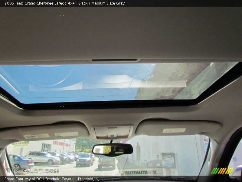 Black / Medium Slate Gray 2005 Jeep Grand Cherokee Laredo 4x4