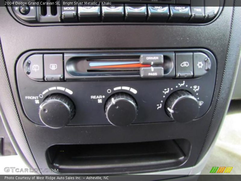 Bright Silver Metallic / Khaki 2004 Dodge Grand Caravan SE