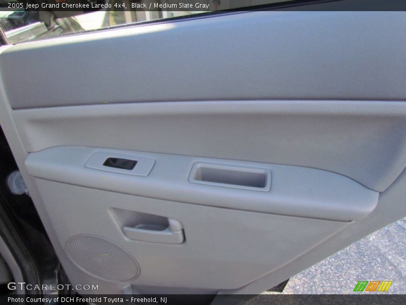 Black / Medium Slate Gray 2005 Jeep Grand Cherokee Laredo 4x4