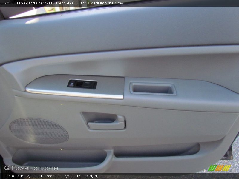 Black / Medium Slate Gray 2005 Jeep Grand Cherokee Laredo 4x4