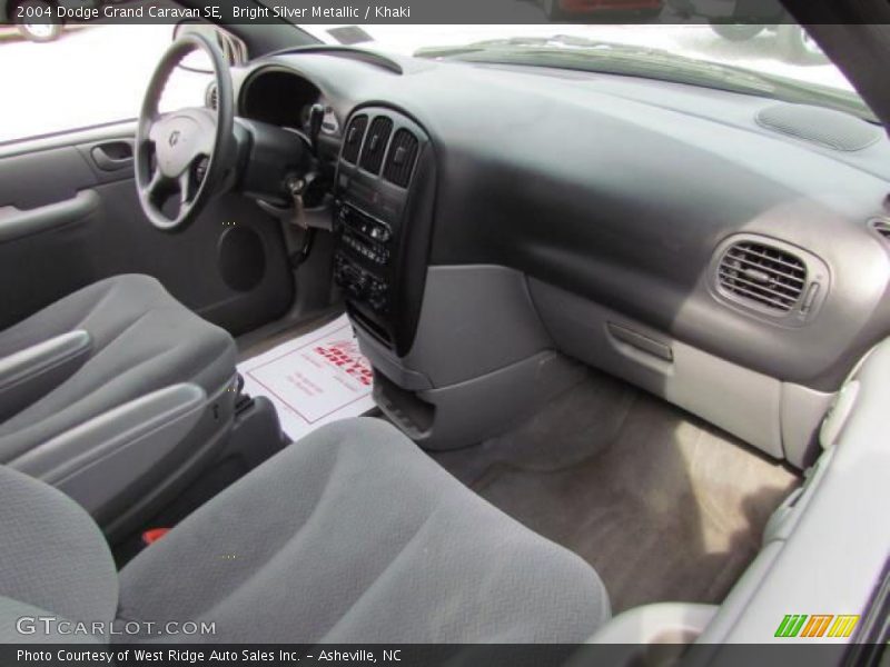 Bright Silver Metallic / Khaki 2004 Dodge Grand Caravan SE