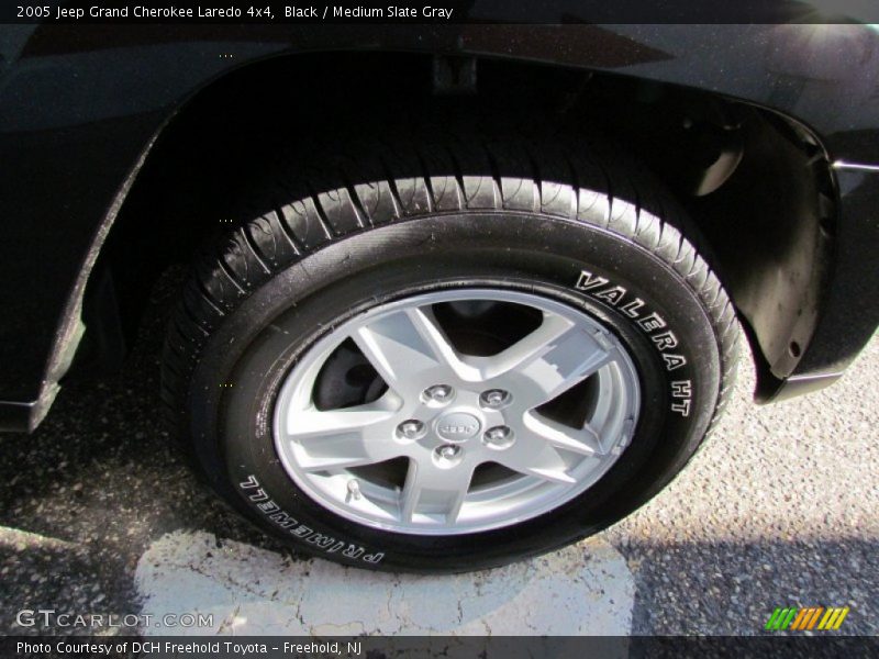 Black / Medium Slate Gray 2005 Jeep Grand Cherokee Laredo 4x4
