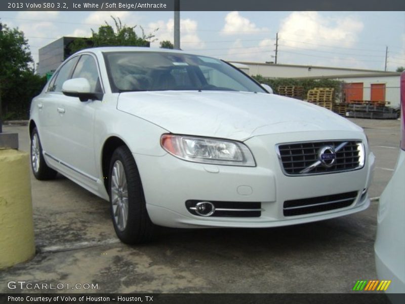 Ice White / Soft Beige/Anthracite 2013 Volvo S80 3.2