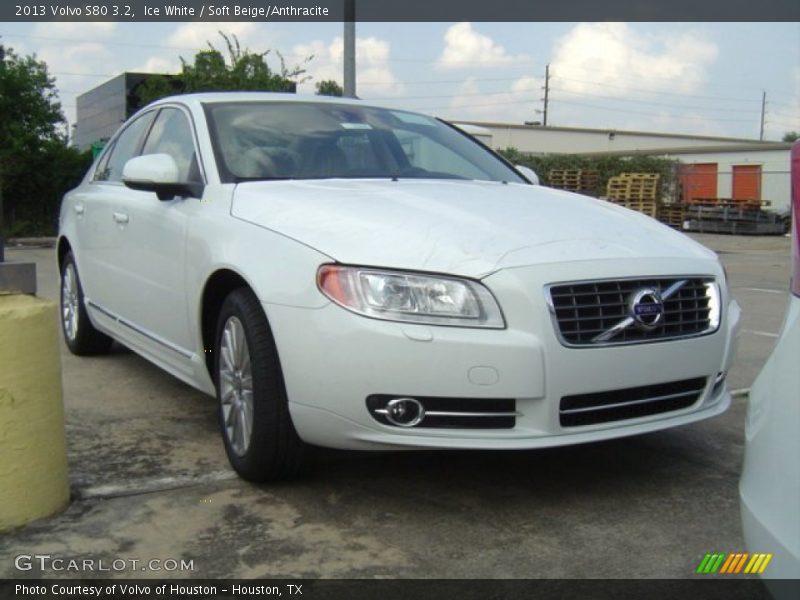 Ice White / Soft Beige/Anthracite 2013 Volvo S80 3.2