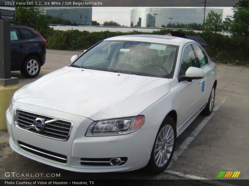 Ice White / Soft Beige/Anthracite 2013 Volvo S80 3.2