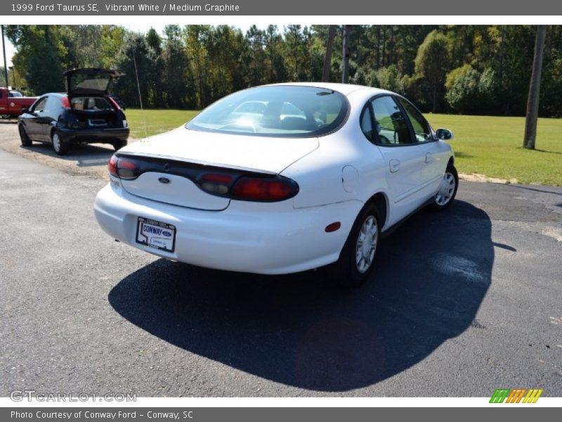 Vibrant White / Medium Graphite 1999 Ford Taurus SE
