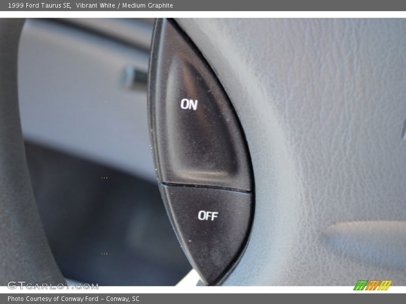 Vibrant White / Medium Graphite 1999 Ford Taurus SE