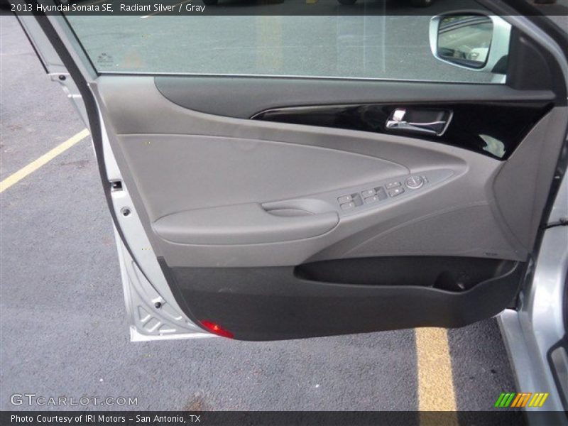 Radiant Silver / Gray 2013 Hyundai Sonata SE