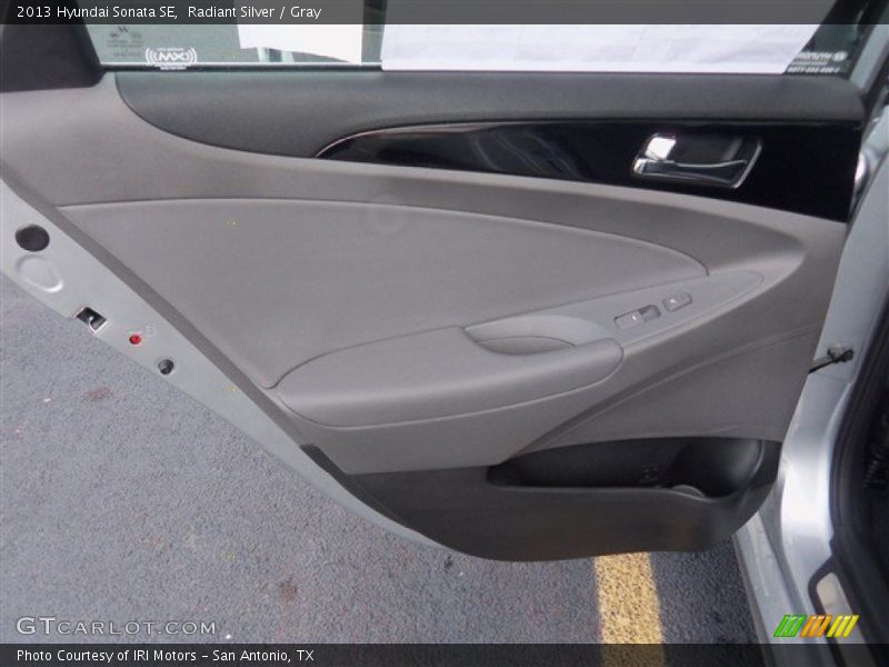 Radiant Silver / Gray 2013 Hyundai Sonata SE