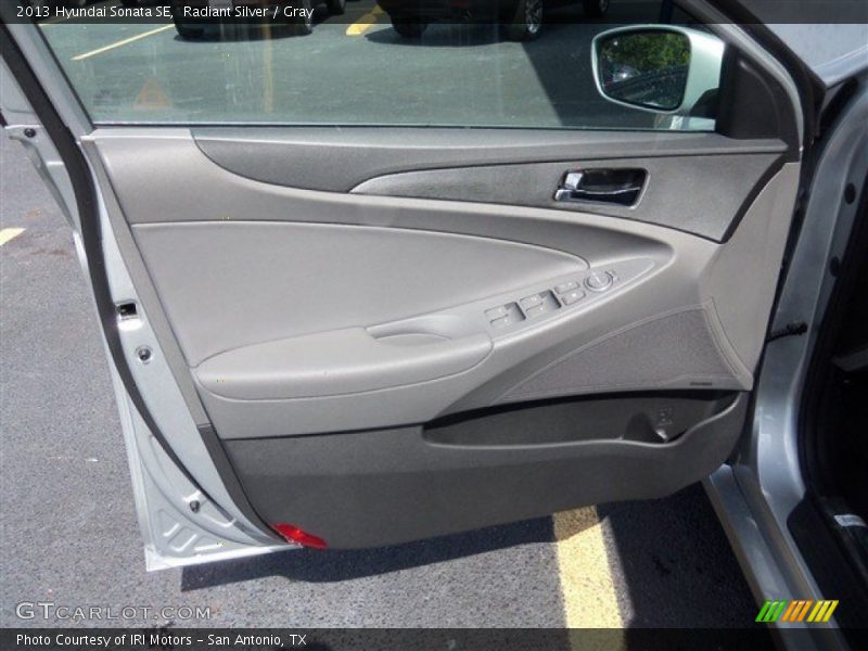 Radiant Silver / Gray 2013 Hyundai Sonata SE