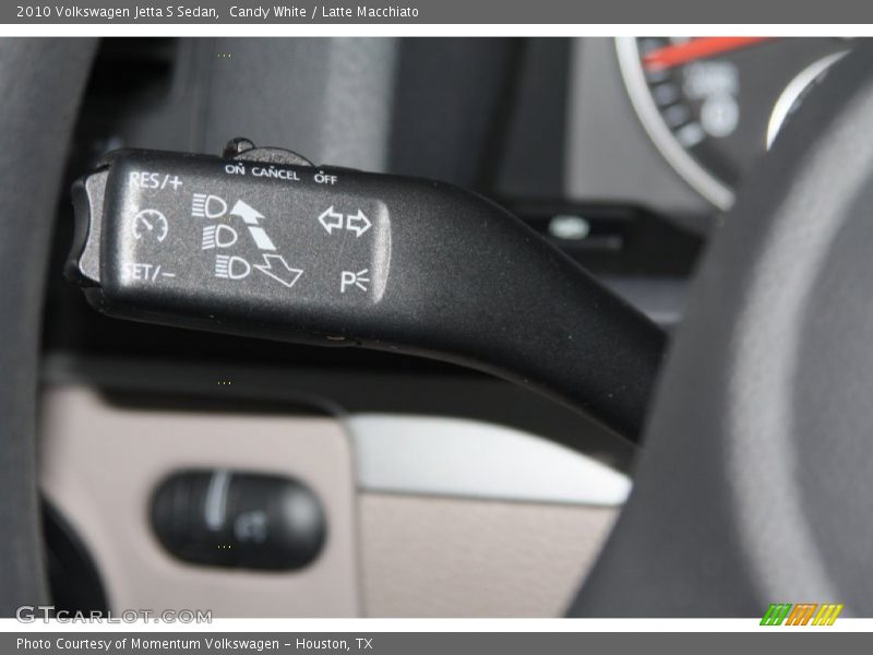 Candy White / Latte Macchiato 2010 Volkswagen Jetta S Sedan
