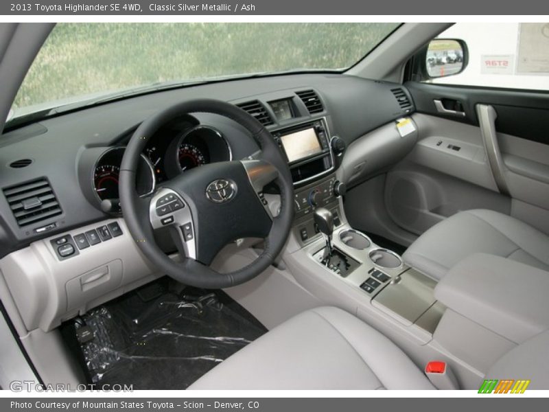 Classic Silver Metallic / Ash 2013 Toyota Highlander SE 4WD