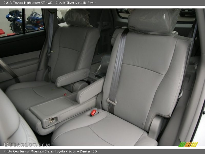 Classic Silver Metallic / Ash 2013 Toyota Highlander SE 4WD