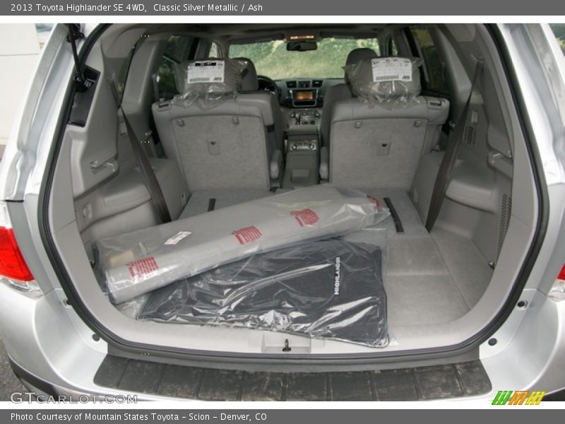 Classic Silver Metallic / Ash 2013 Toyota Highlander SE 4WD
