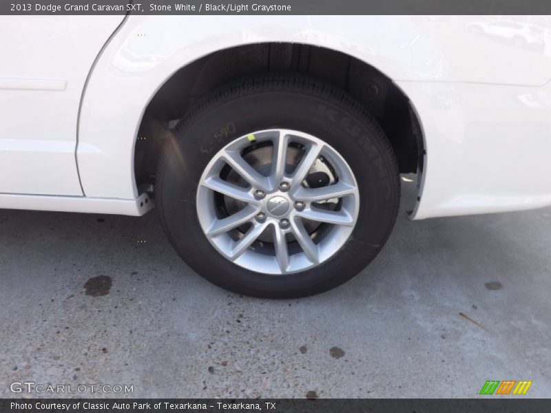 Stone White / Black/Light Graystone 2013 Dodge Grand Caravan SXT