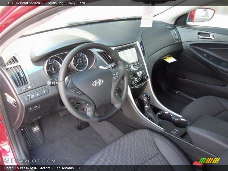 Sparkling Ruby / Black 2013 Hyundai Sonata SE