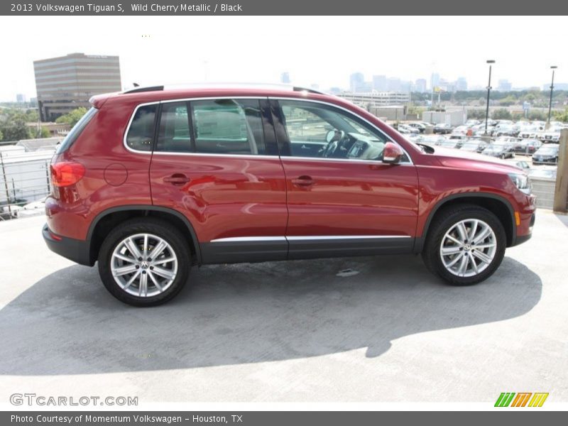 Wild Cherry Metallic / Black 2013 Volkswagen Tiguan S