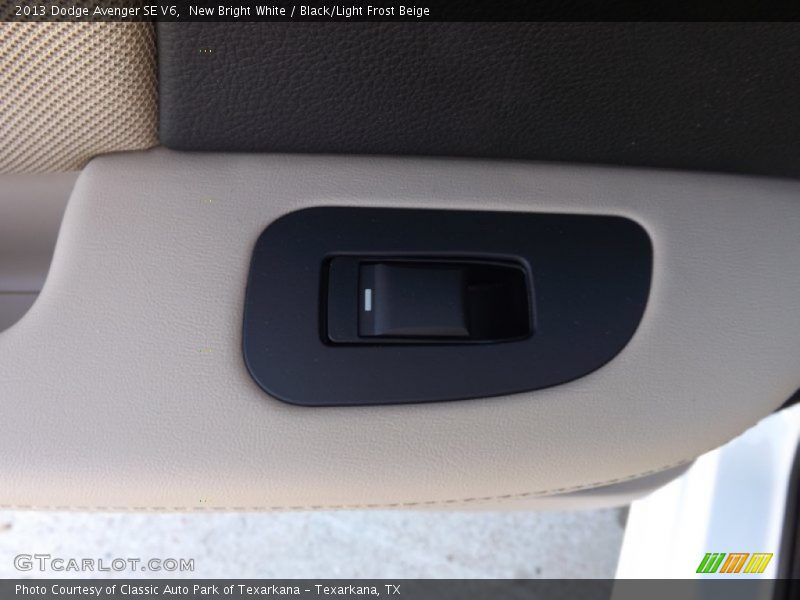 New Bright White / Black/Light Frost Beige 2013 Dodge Avenger SE V6