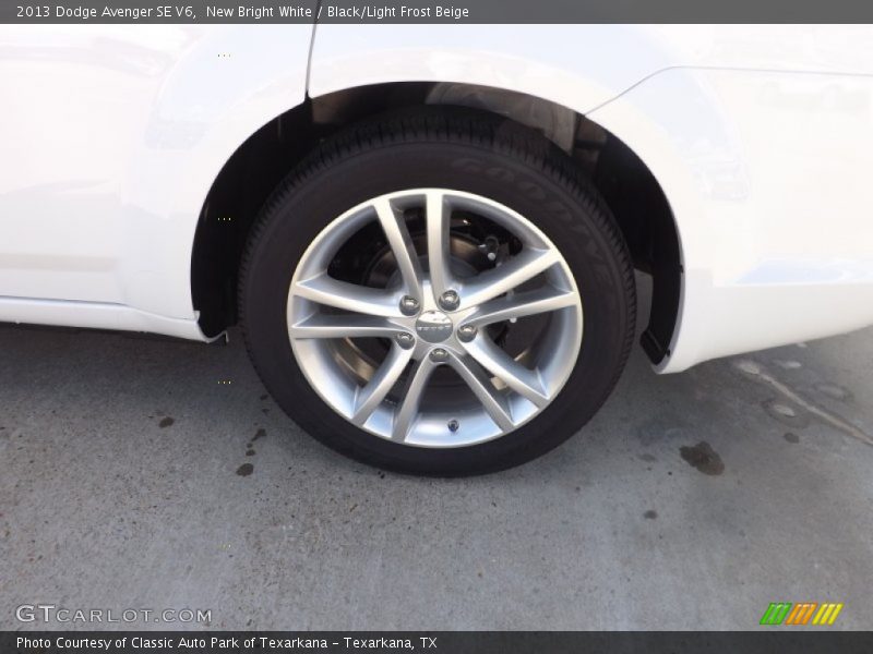 New Bright White / Black/Light Frost Beige 2013 Dodge Avenger SE V6