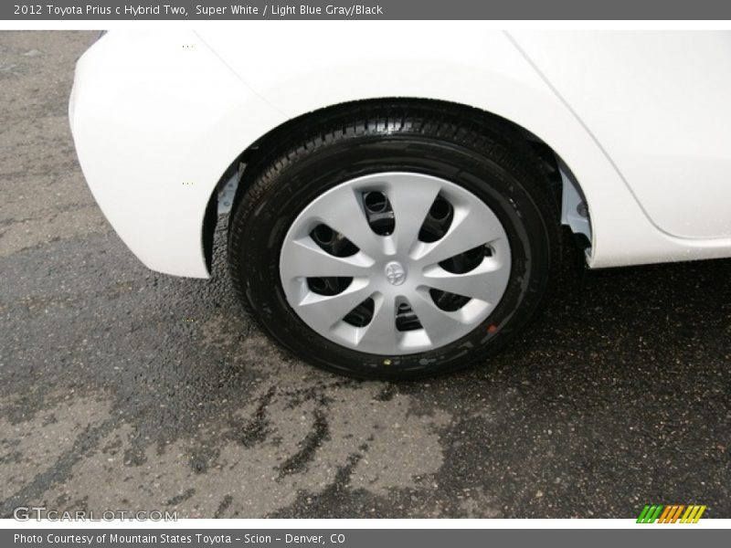 Super White / Light Blue Gray/Black 2012 Toyota Prius c Hybrid Two