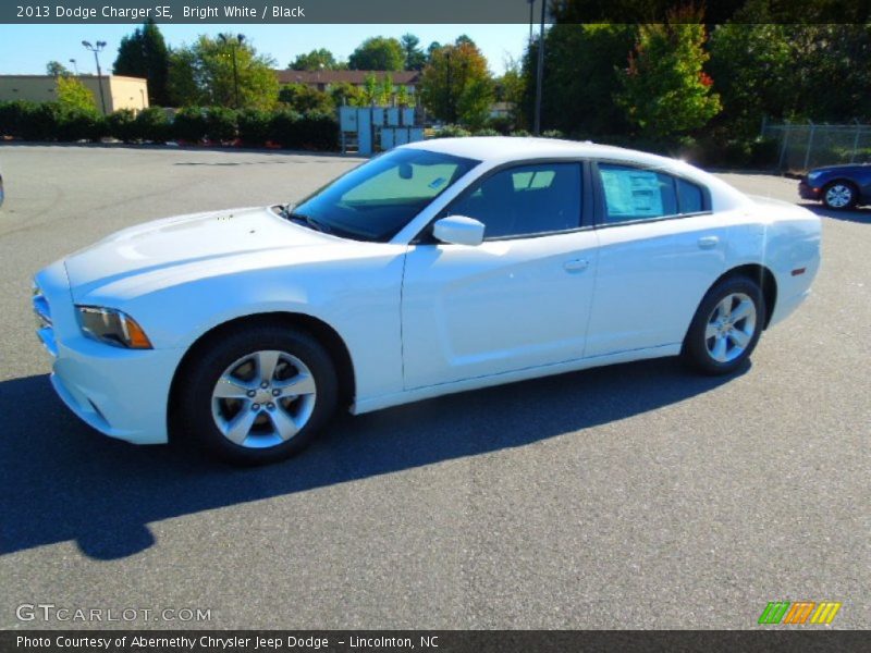 Bright White / Black 2013 Dodge Charger SE