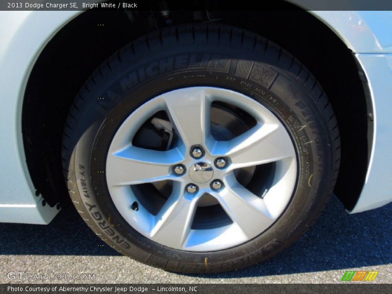 Bright White / Black 2013 Dodge Charger SE