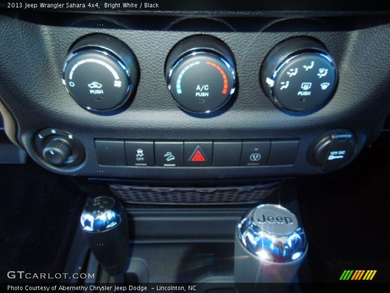 Bright White / Black 2013 Jeep Wrangler Sahara 4x4